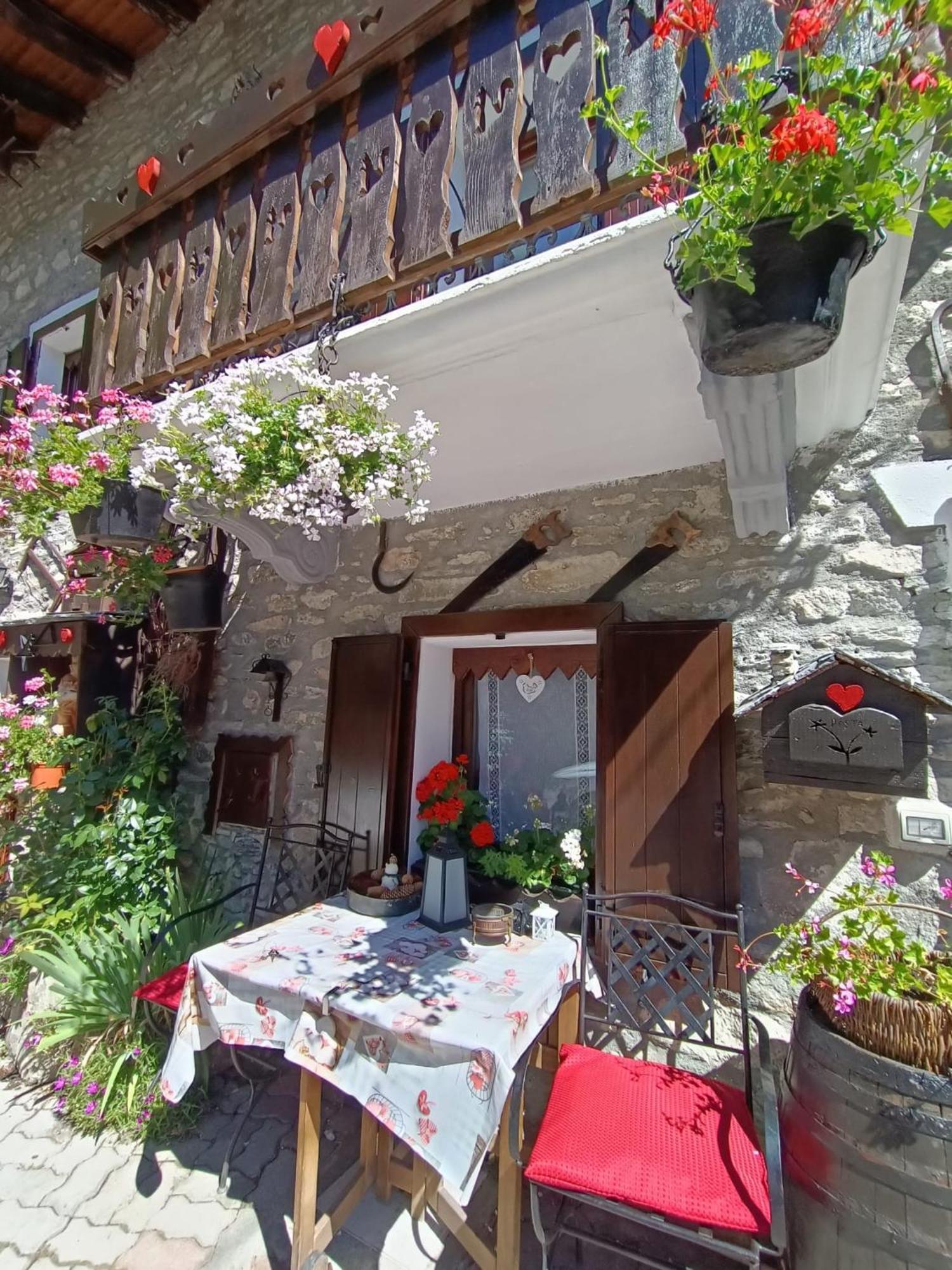 Le Grenier De Olga E Mario Apartment Pre-Saint-Didier Bagian luar foto