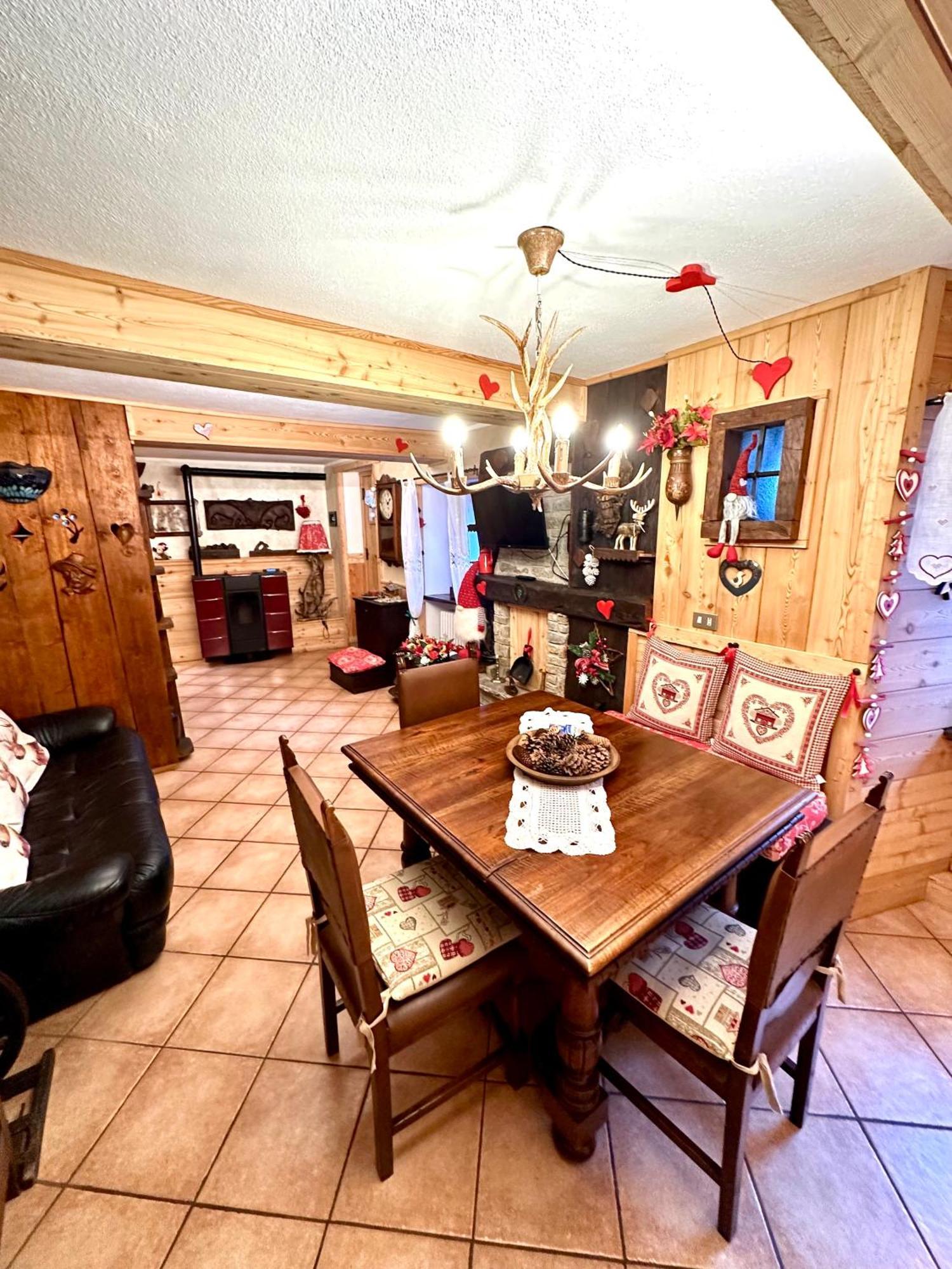 Le Grenier De Olga E Mario Apartment Pre-Saint-Didier Bagian luar foto